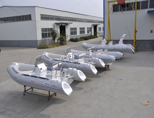 China 2022 barcos de casco rígido inflables de 430 cm de longitud con consola, asiento, tanque de combustible con costilla 430A proveedor