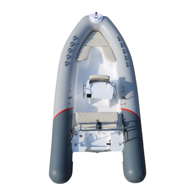 China 2022 nuevo tipo 5,2m barco con sistema de dirección con cubierta solar de la consola central de la barca rib520E proveedor