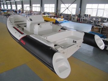 China Barco inflables de casco rígido, 225 CV. Barco inflables de fondo duro de 680 cm de largo. proveedor