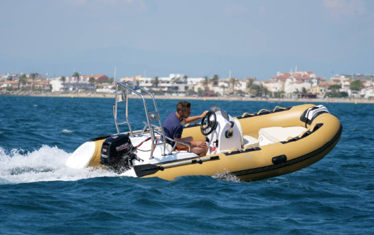 2022 fondo rígido para pescar y relajarse más colores barco inflable 13ft orca costilla390C con cabina trasera proveedor
