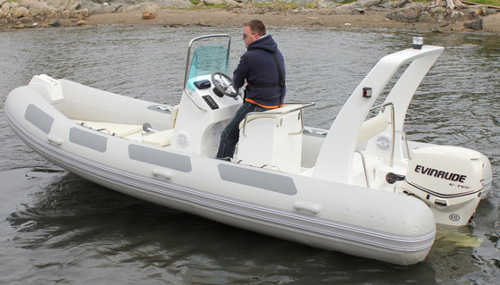 Barco de la costilla inflables de casco rígido de 2022 de 17 pies con costilla trasera 520B proveedor