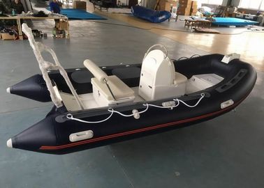 Exterior de la capa de PVC Barco de pequeñas costillas 3.9m Resistencia a la abrasión con extremos de paso de fibra de vidrio proveedor