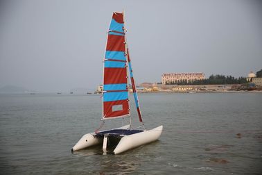 Barco de vela inflable azul 4 personas Pontoón con tablero central de fibra de vidrio proveedor