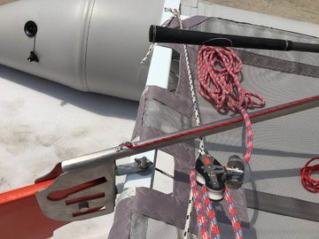 Barco de vela inflable azul 4 personas Pontoón con tablero central de fibra de vidrio proveedor