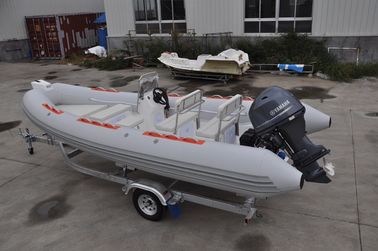 Remolque de barco de acero galvanizado profesional de 550 cm Remolque de barco de eje único duradero proveedor