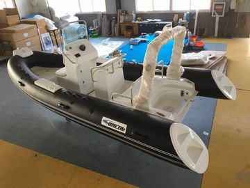 17 pies de PVC de la barca panga inflables costilla de la barca costilla520 tanque de combustible de la cama de sol con consola central proveedor