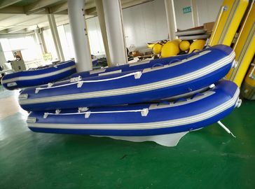 Barco de la costilla plegable de PVC de 10 pies fácil de llevar 3 cámaras 4 personas Barco inflable para la pesca proveedor