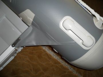Barco de 3 cámaras de aluminio de 330 cm Barcos de vela pequeños con techo plegable proveedor