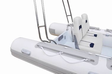 Barco de costura de aluminio de lujo confortable de 500 cm Barcos de pesca con consola central proveedor
