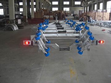 Remolque de embarcaciones galvanizado pesado para embarcaciones de costado, remolque de embarcaciones de doble eje de 960 cm proveedor