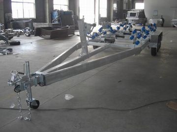 Remolque de embarcaciones galvanizado pesado para embarcaciones de costado, remolque de embarcaciones de doble eje de 960 cm proveedor