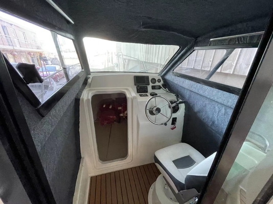 2023 nuevo barco pesquero de fibra de vidrio de 7,6 m para el descanso y la recreación con cabina para el mar proveedor