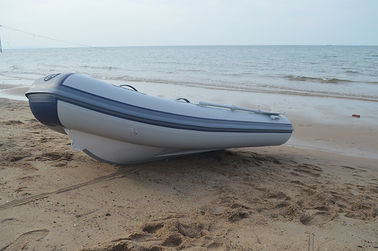 El cajón delantero de aluminio de la costilla del barco doble capa de fondo plano de PVC o Orca Hypalon tubo proveedor