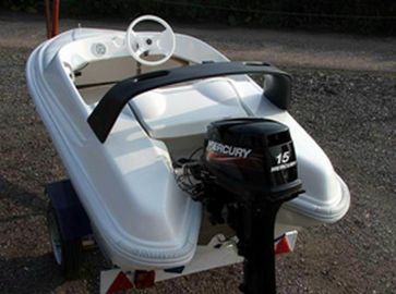 Yate de placer simple de 15 CV para relajarse y pescar, 2 personas max. proveedor