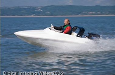 Yate de placer simple de 15 CV para relajarse y pescar, 2 personas max. proveedor